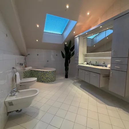 Апартаменти Penthouse Thaler