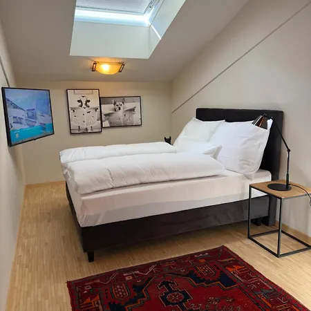 Penthouse Thaler Апартаменти *